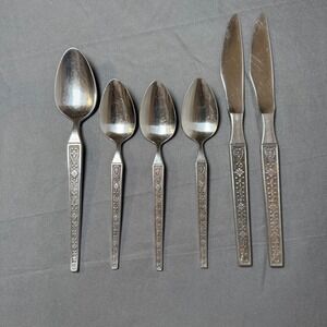 Vintage Riviera Stainless Japan 4 Spoons 2 Knives Cutlery Set Floral Detail‎